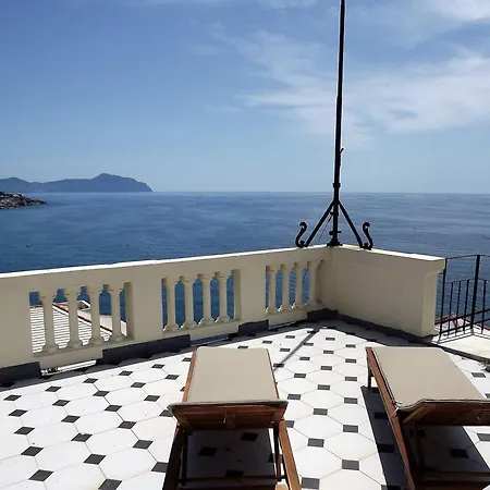 Apartment House Capo Santa Chiara Genoa