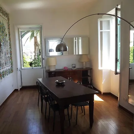 House Capo Santa Chiara Apartment Genoa